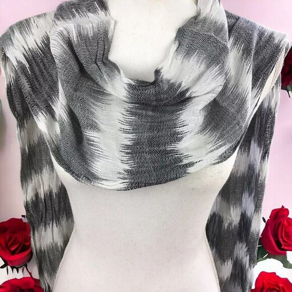 Collection 18 Women’s Heather Grey White Woven Stripe Rectangle Scarf 12x96 - Picture 3 of 16